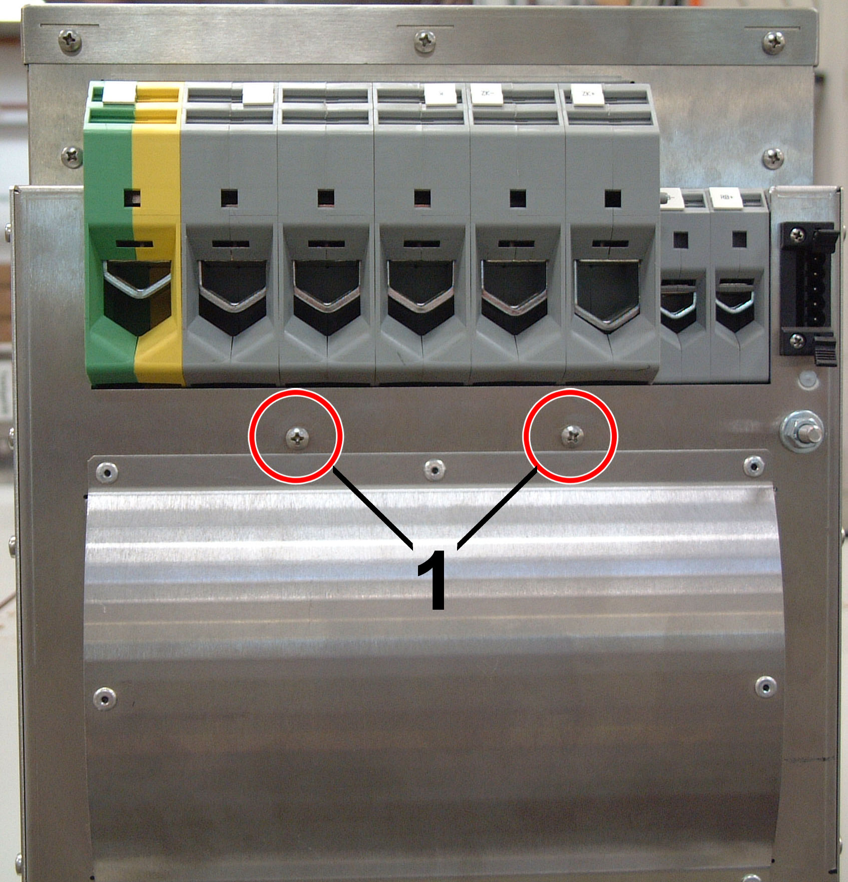 Installation examples (60 A - 170 A devices) 9: